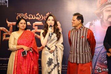 TSR Felicitates Gautamiputra Satakarni Team